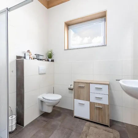 Tatil Evi Lakeside In Hallschlag, Cleaning Included Hallschlag